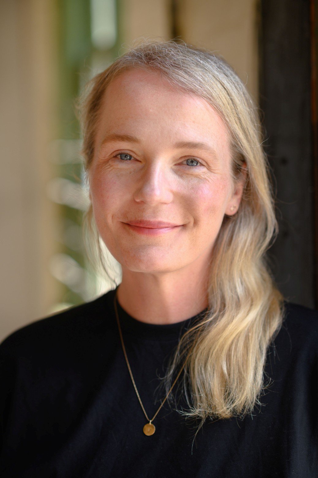headshot of Dr Julia Christensen